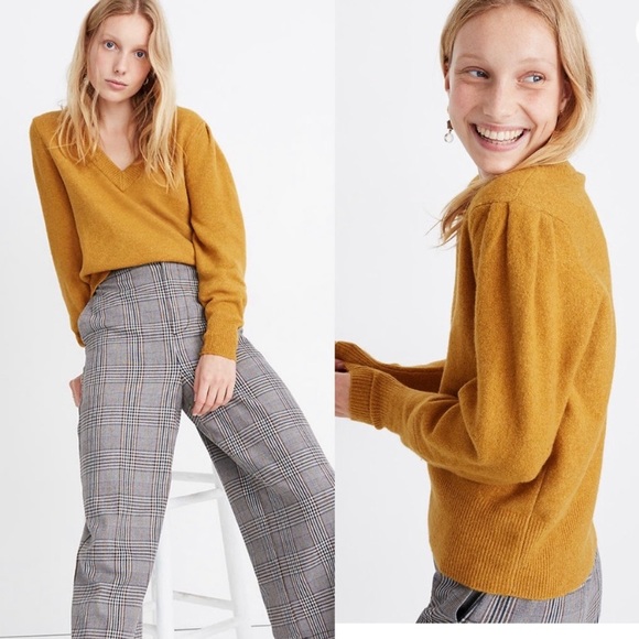 SOLD Madewell Westgate V-Neck Sweater in Coziest Yarn - Picture 14 of 14